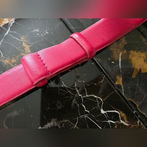 Via Spiga Genuine Leather Red Belt Adjustable Womens Size M/L Hook Front NWT - Picture 5 of 12